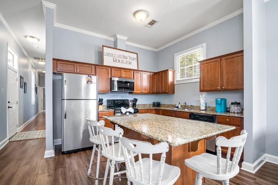 Dumaine Cozy Home - 3 bed close to QTR House in French Quarter