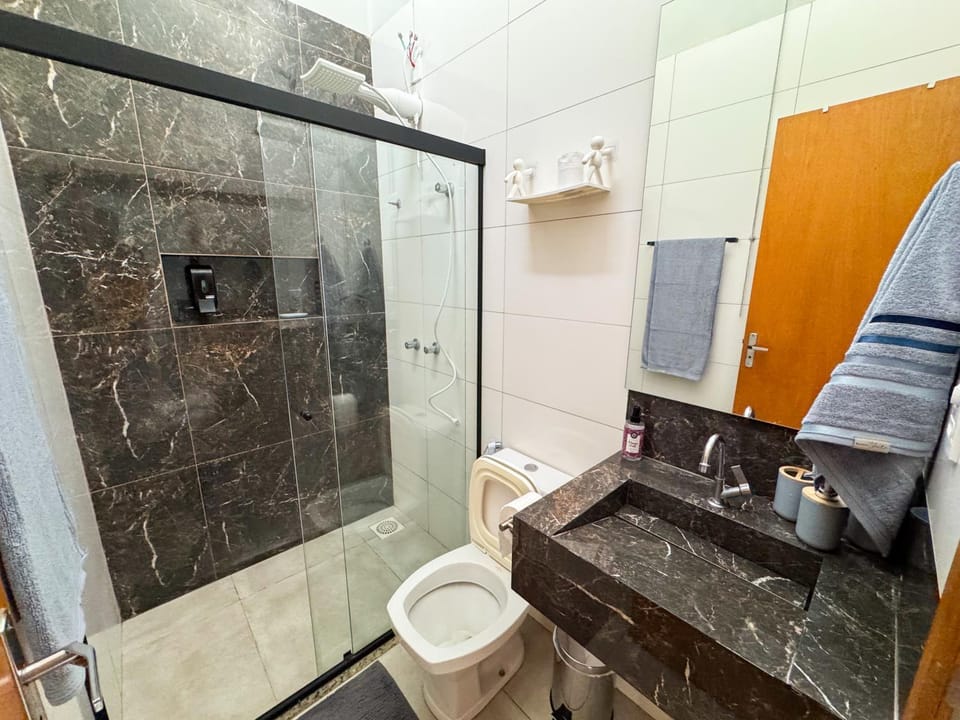 Shower, Bathroom, towels
