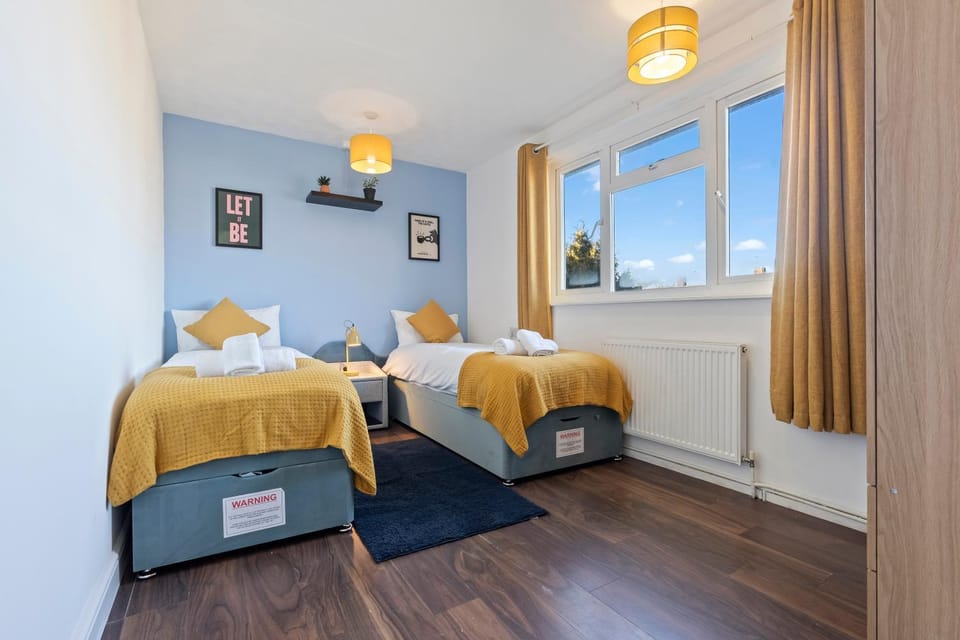 3 bedroom House for Contractors,Workers,Relocation,Insurance,Family, Free Parking,Prebendal AV House in Aylesbury