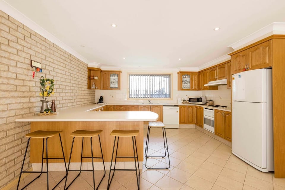 The Verge Beach House - Pet Friendly - 2 Mins Walk to Beach House in Callala Bay