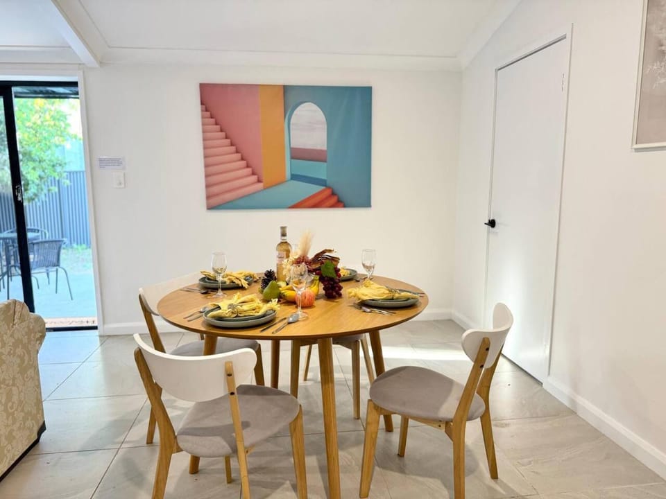 Spacious Belmont Granny Flat Easy Access to CBD & Bayside House in Carindale