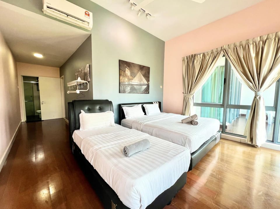 Bed, Photo of the whole room, Bedroom, air conditioner