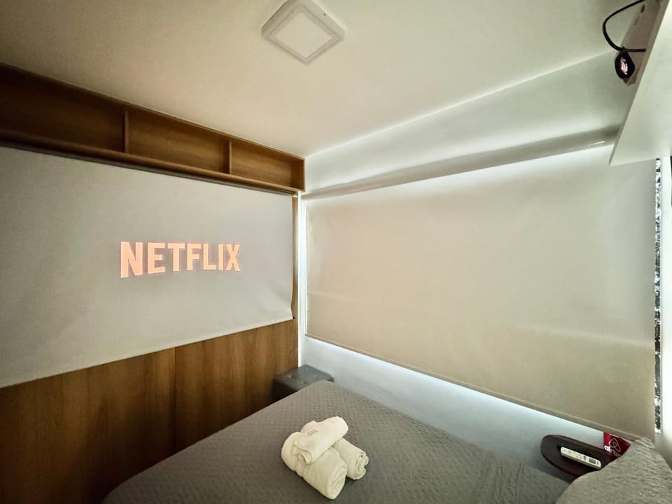 Communal lounge/ TV room, Bed, TV and multimedia, Photo of the whole room, Bedroom, towels