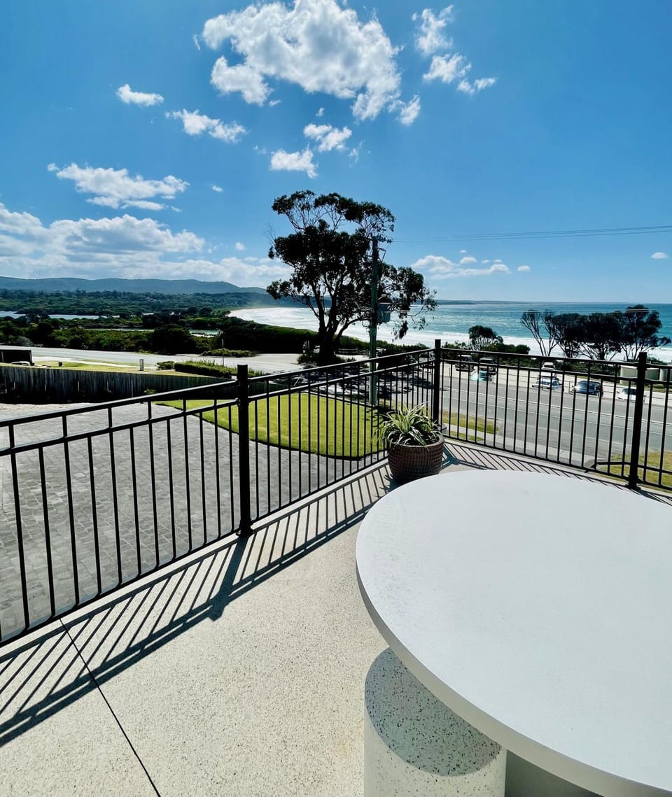 Lichen Villa Bay of Fires House in Binalong Bay