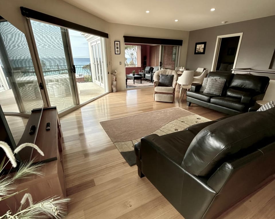 Lichen Villa Bay of Fires House in Binalong Bay