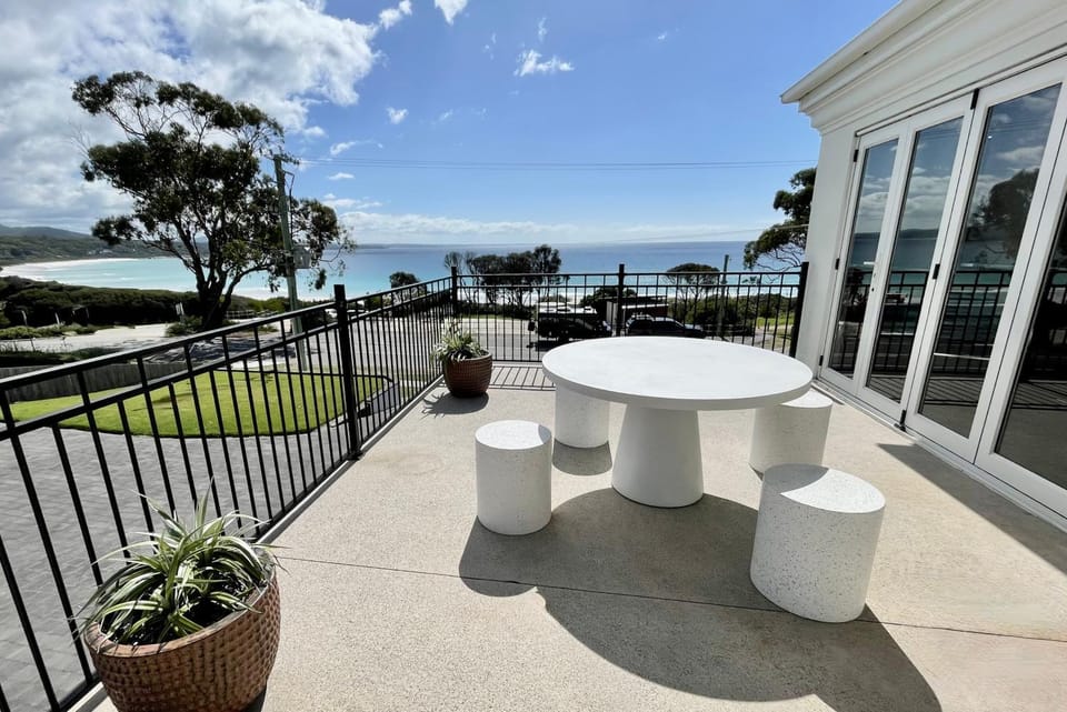 Lichen Villa Bay of Fires House in Binalong Bay