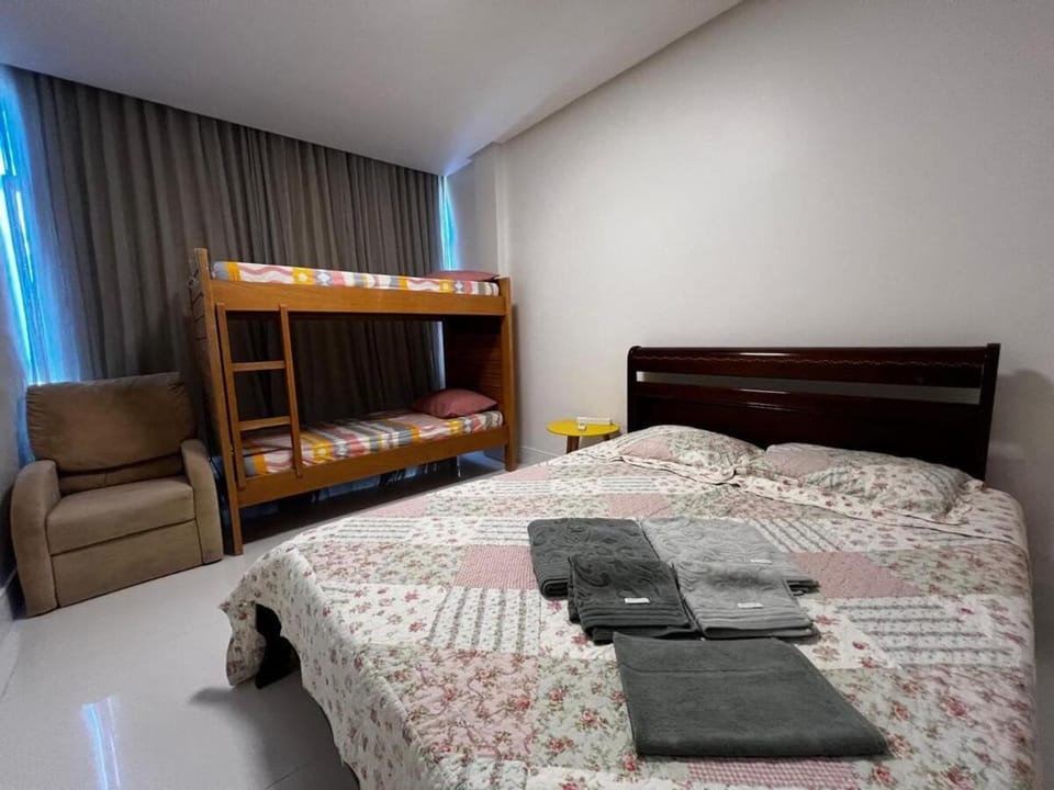 Bed, Photo of the whole room, Bedroom, bunk bed, towels