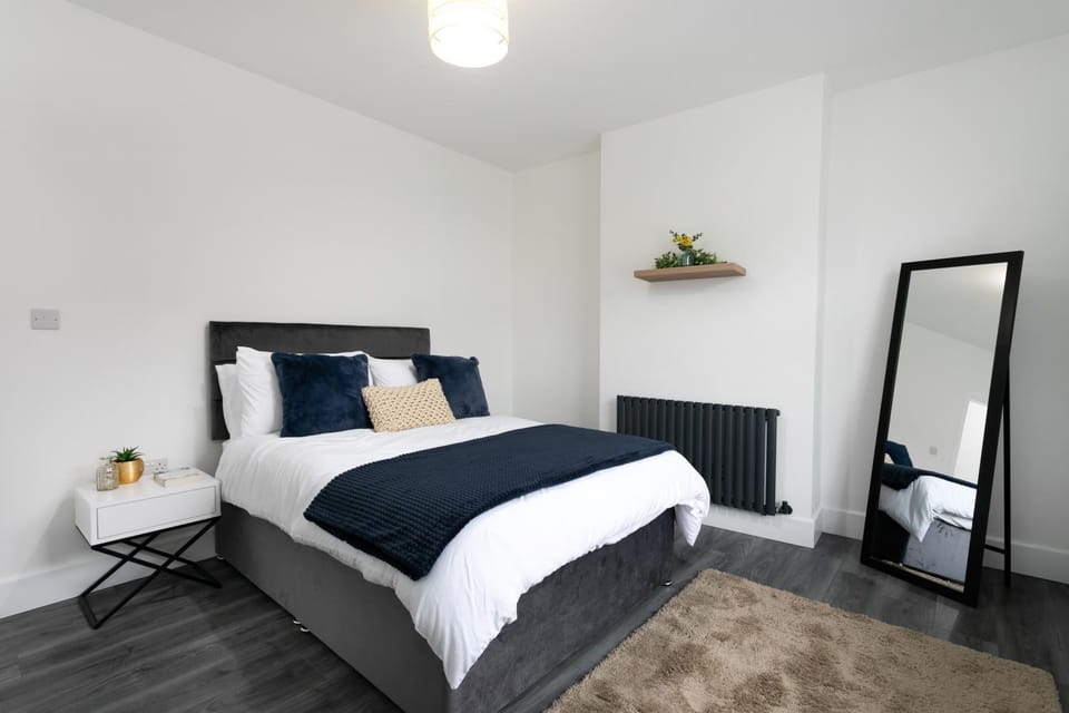 Bed, Bedroom, wardrobe