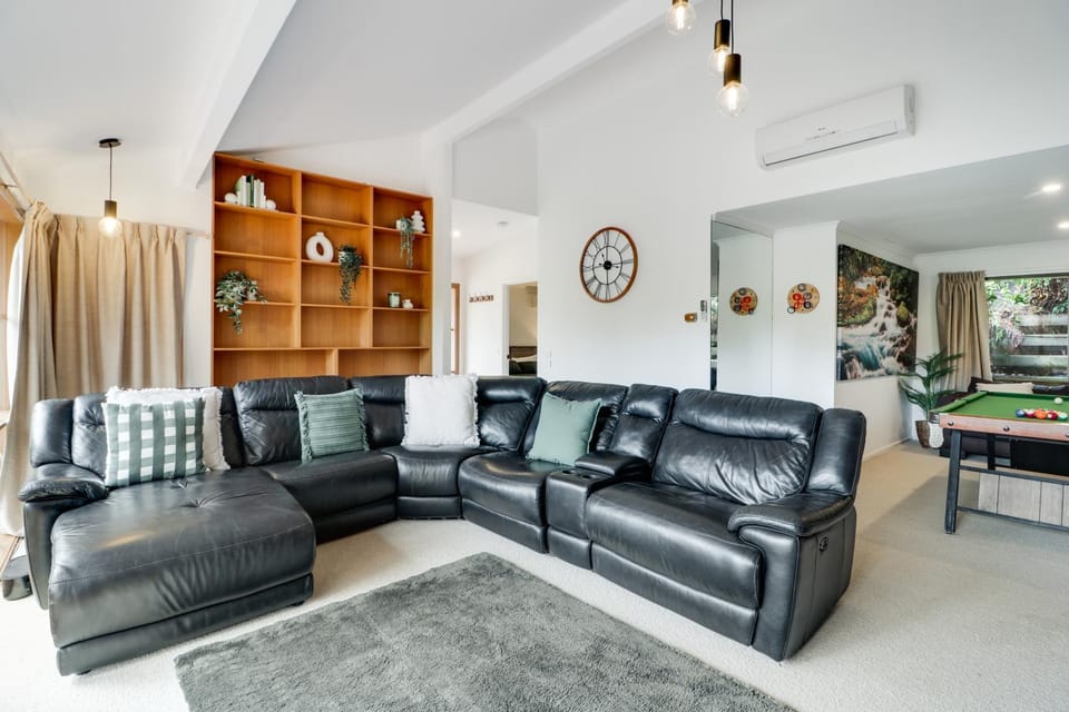 Game Room, TV and multimedia, Living room, air conditioner