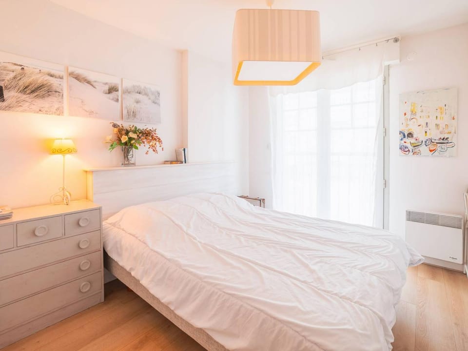 Appartement Centre-Ville avec Terrasse Wifi - FR-1-821-24 Apartment in Hauts-de-France