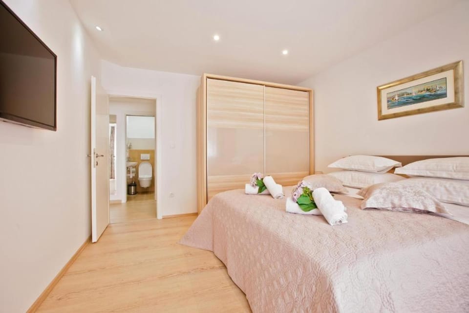 Apartment Satureja Montana Apartment in Split