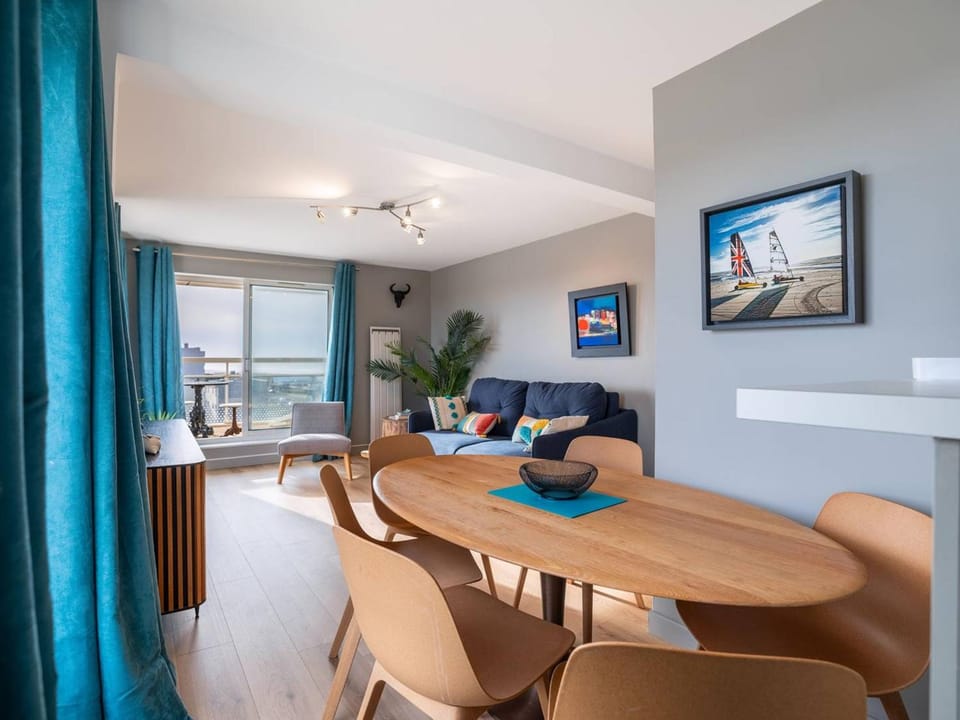 Appartement avec Terrasse et Parking au Touquet - FR-1-821-22 Apartment in Le Touquet