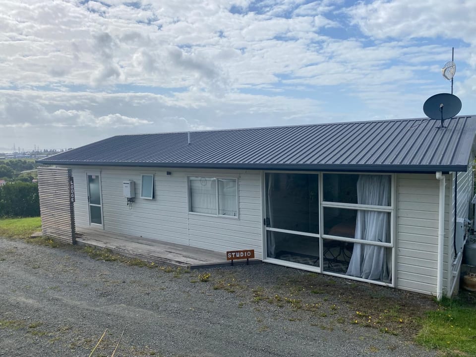 McCathie Hill Retreat Apartment in Auckland Region