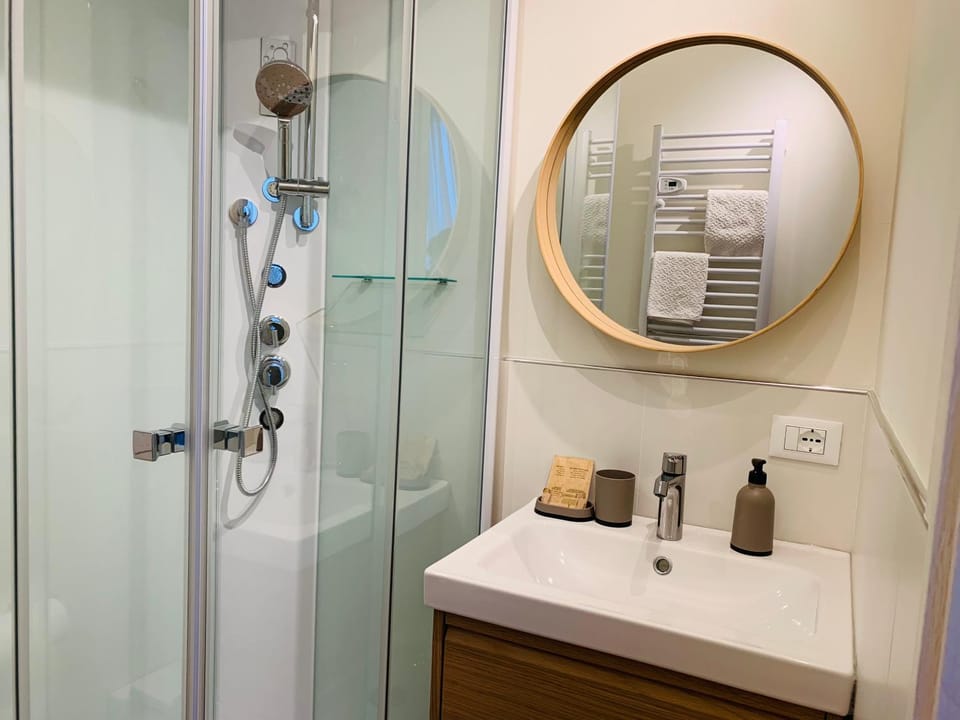 Shower, Bathroom