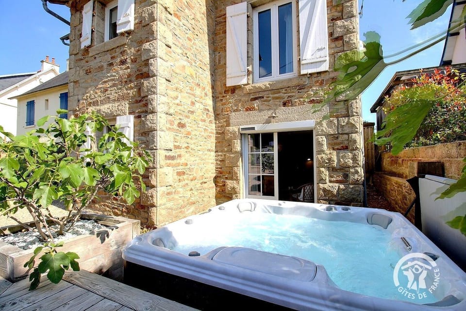 Villa la lieue de grèves House in Plestin-les-Grèves
