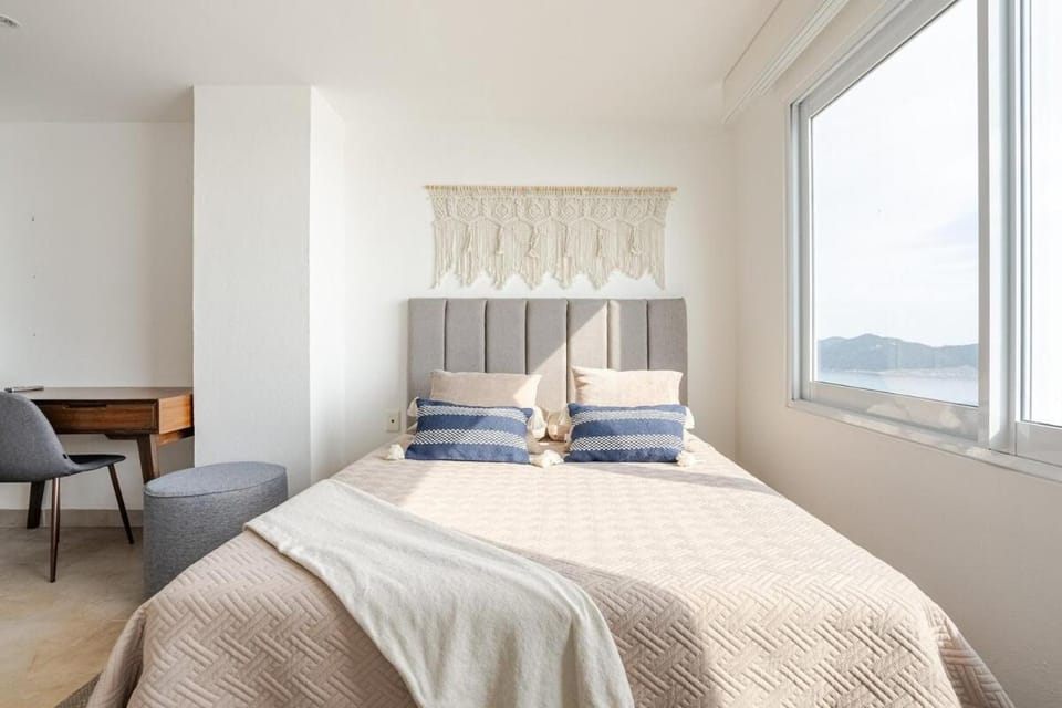 3BR Apt in Acapulco with Pool and Private Club Apartment in Acapulco