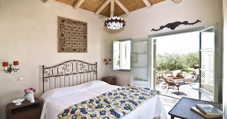 Bed, Day, Summer, Photo of the whole room, Bedroom, On site, Garden view