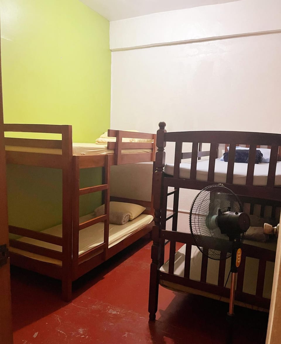 Bedroom, bunk bed