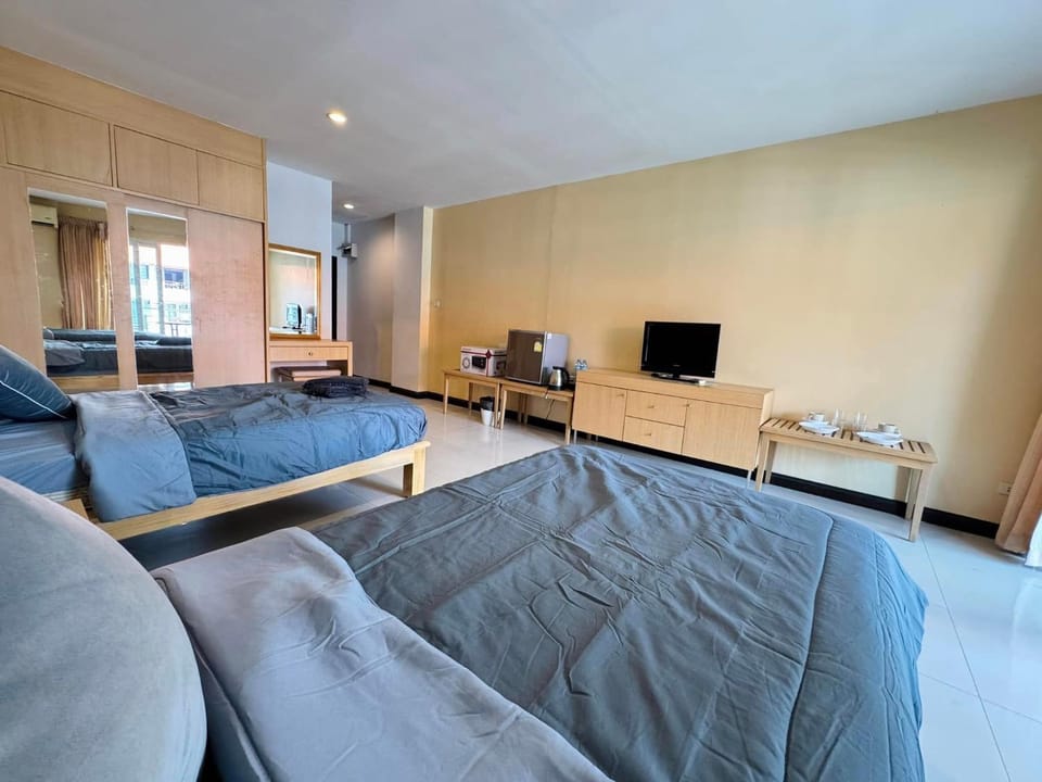 Jomtien Plaza Building A Apartment in Pattaya City