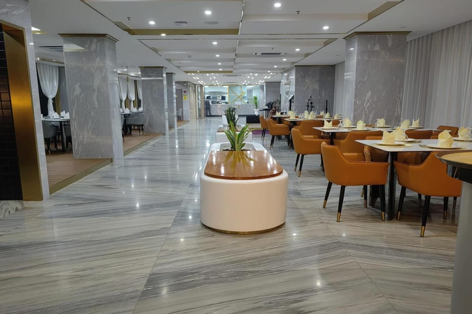 Restaurant/places to eat, Banquet/Function facilities