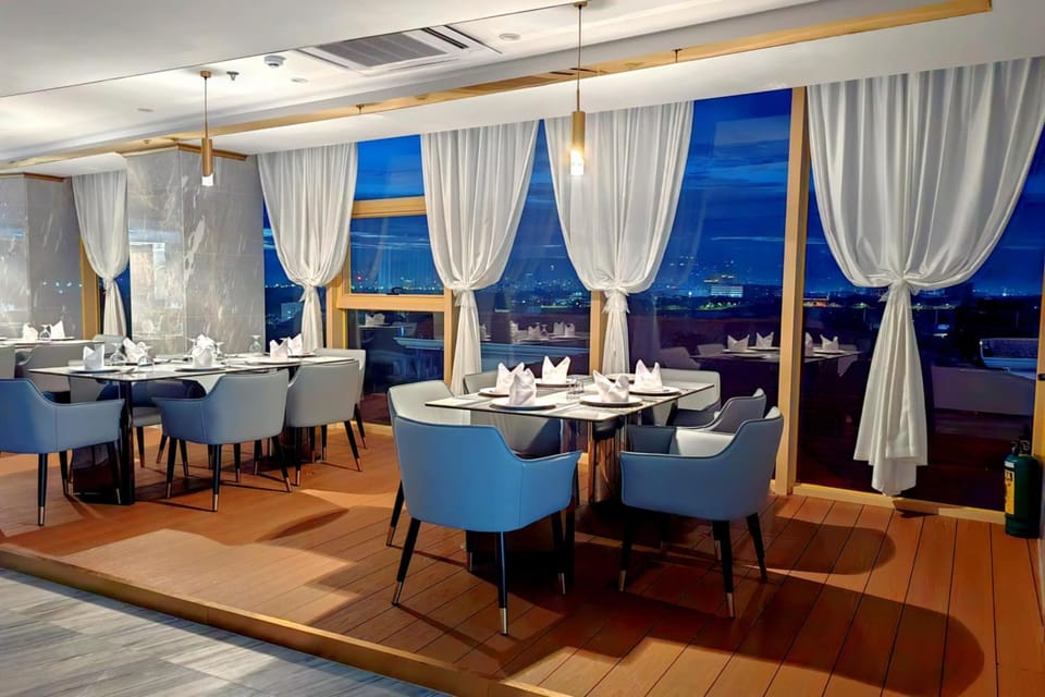 Restaurant/places to eat, Banquet/Function facilities