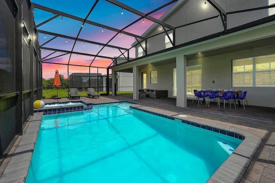 2968 PENELOPE LOOP 10 BED Villa in Kissimmee