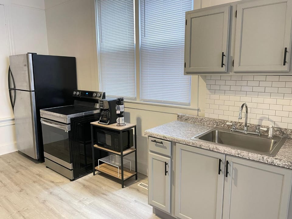 Kitchen or kitchenette, oven, stove