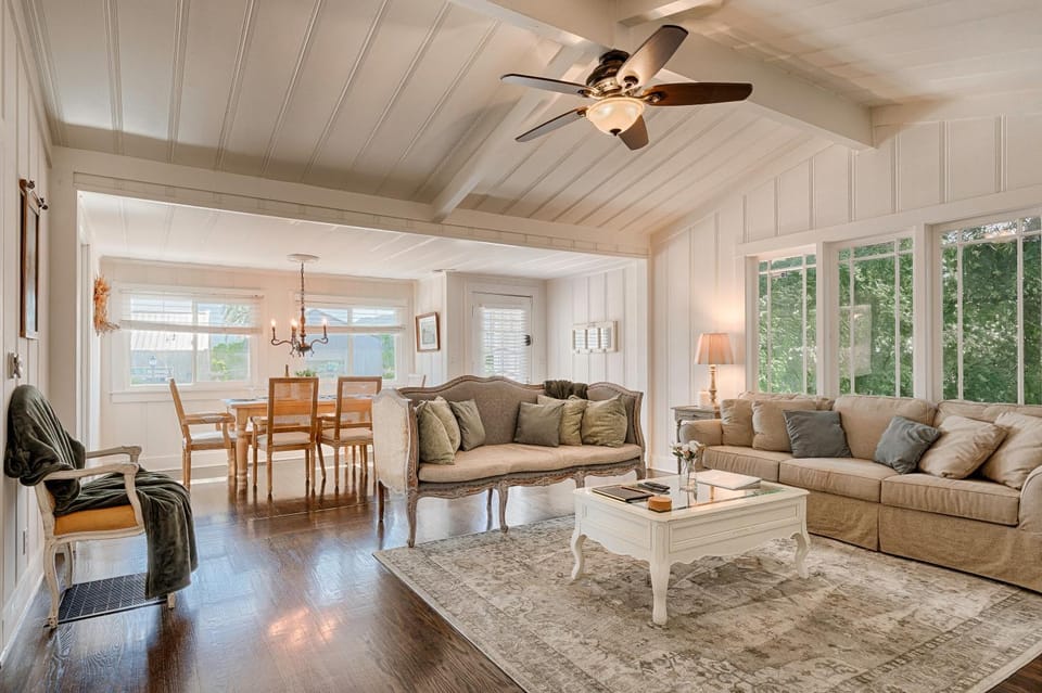 TV and multimedia, Living room, Dining area