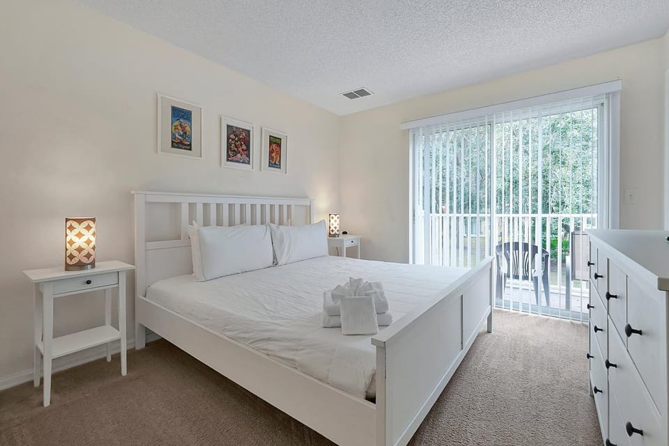 8460 CRYSTAL COVE LOOP 3BED House in Four Corners
