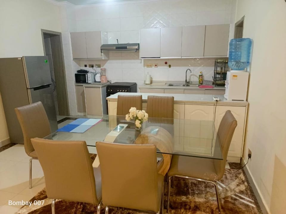 executive classy apartment with private parking space,children playing ground,swimming pool,mordern equipped gym and unbeatable city views Apartment in Nairobi
