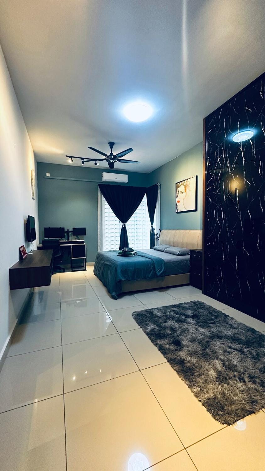 Johor Big & Cozy Home, Easy Parking, 2Rooms, Fast WiFi Apartment in Johor Bahru