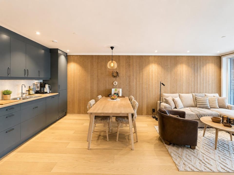 Seating area, Dining area, kitchen