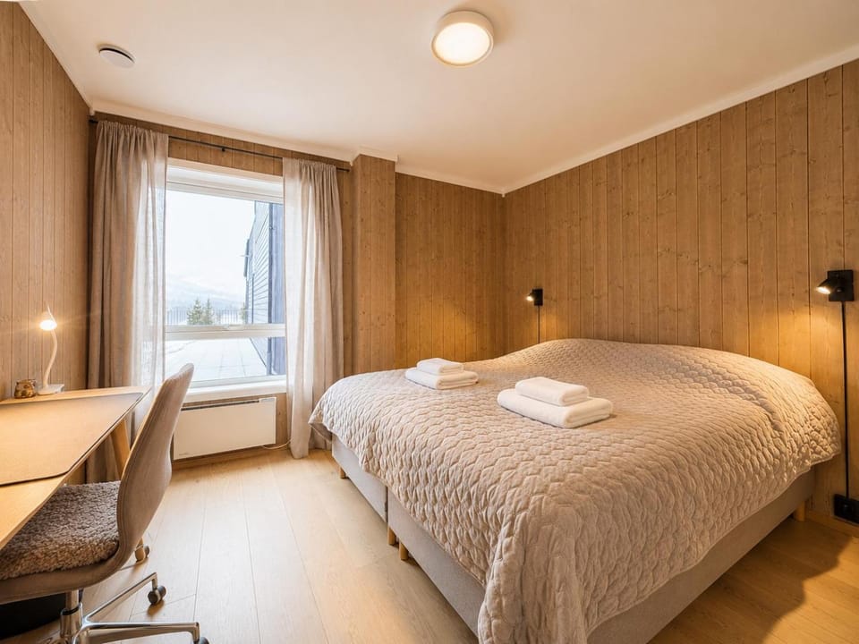 Bed, Bedroom, Mountain view, wardrobe