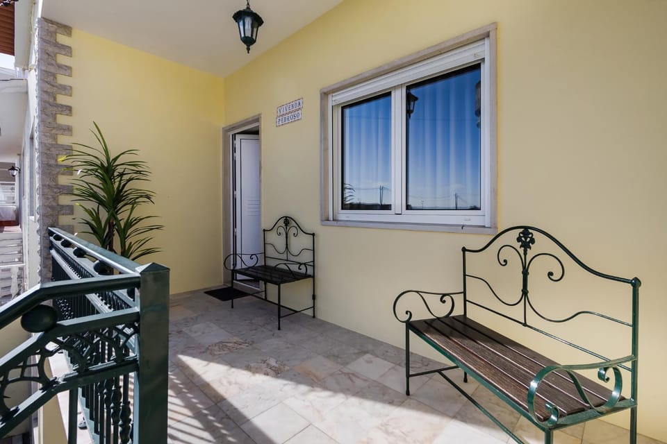 Property building, Facade/entrance, Balcony/Terrace