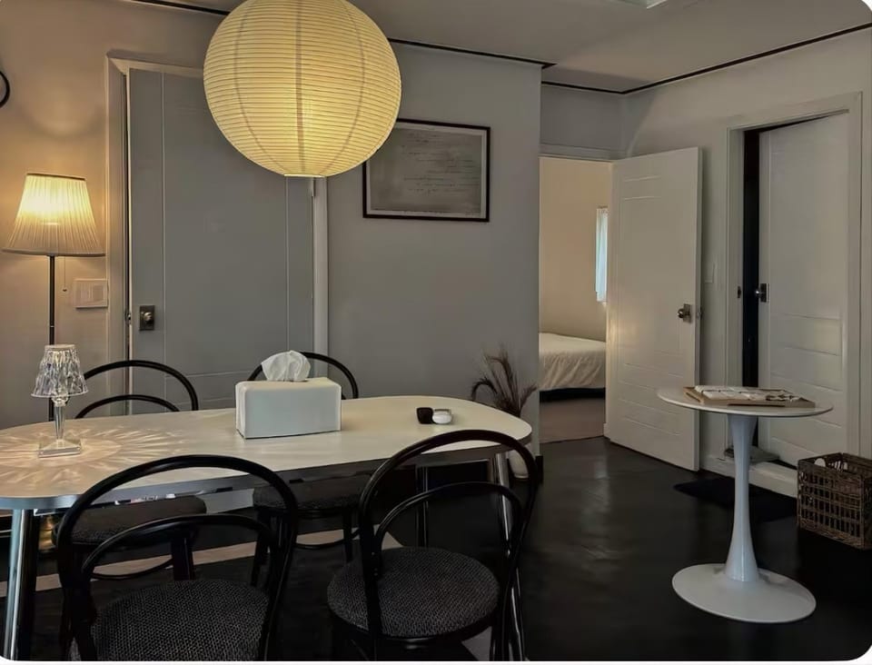 Living room, Dining area, Meals, Meals