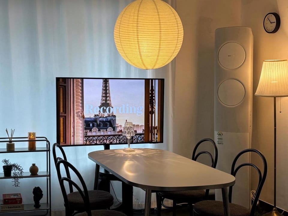 Communal lounge/ TV room, TV and multimedia, Living room, Dining area