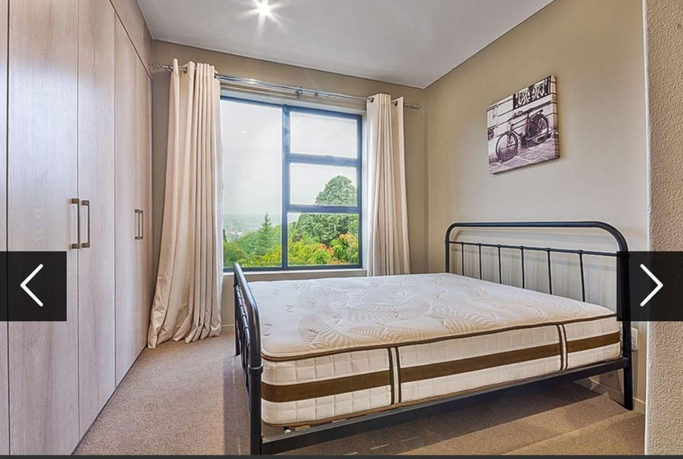 Bed, View (from property/room), Decorative detail, Bedroom, wardrobe