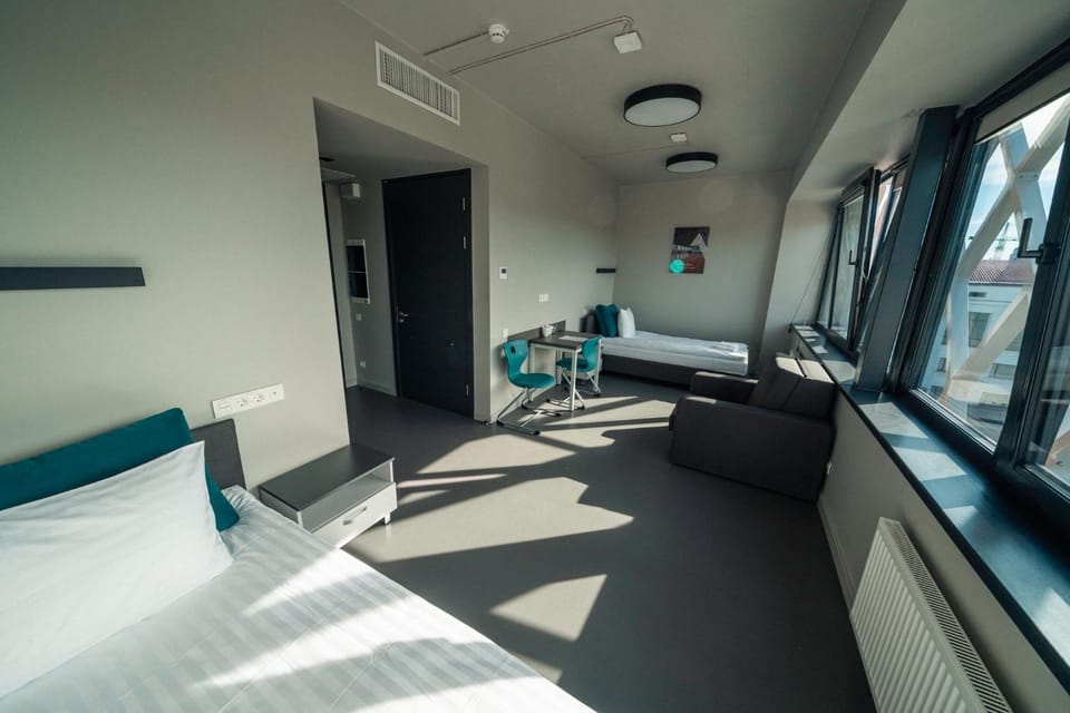 Bed, Photo of the whole room, Seating area
