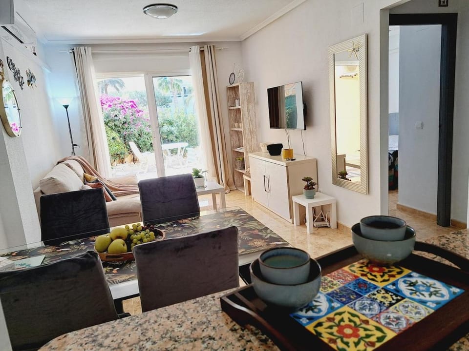 Kitchen or kitchenette, Living room, Dining area
