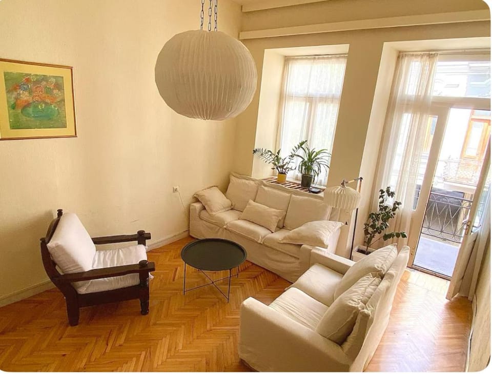 Apartment with a balcony in antique building Apartment in Tbilisi, Georgia
