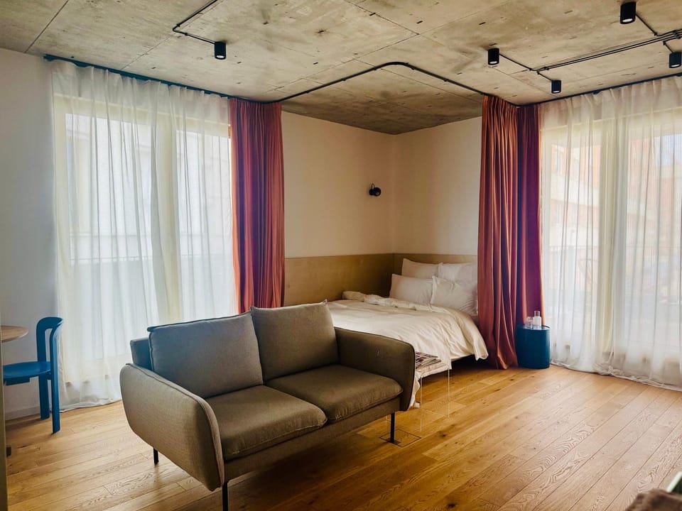 Nook 48 Victoriei new building with parking and security Apartment in Bucharest