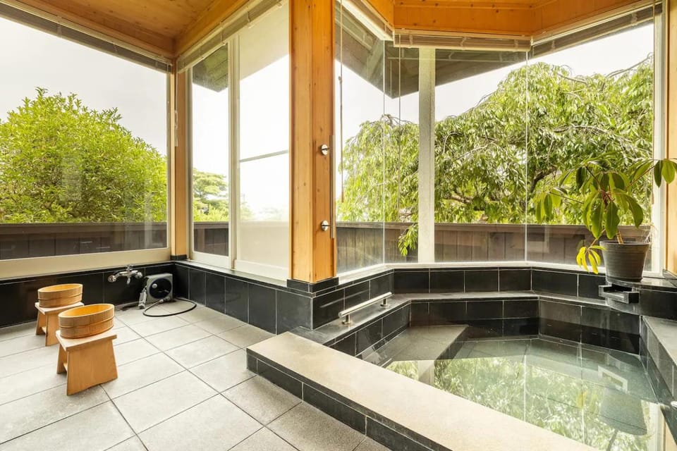 Shower, Hot Spring Bath, Hot Spring Bath, Hot Tub, Hot Tub, Bathroom, Garden view, Bath