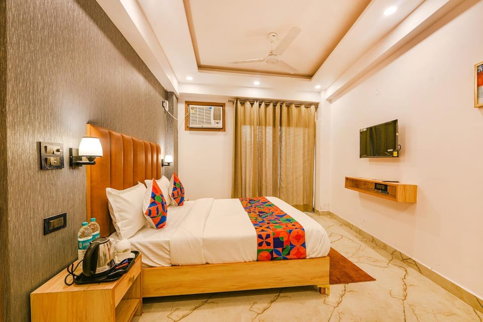 Bed, TV and multimedia, Bedroom, air conditioner