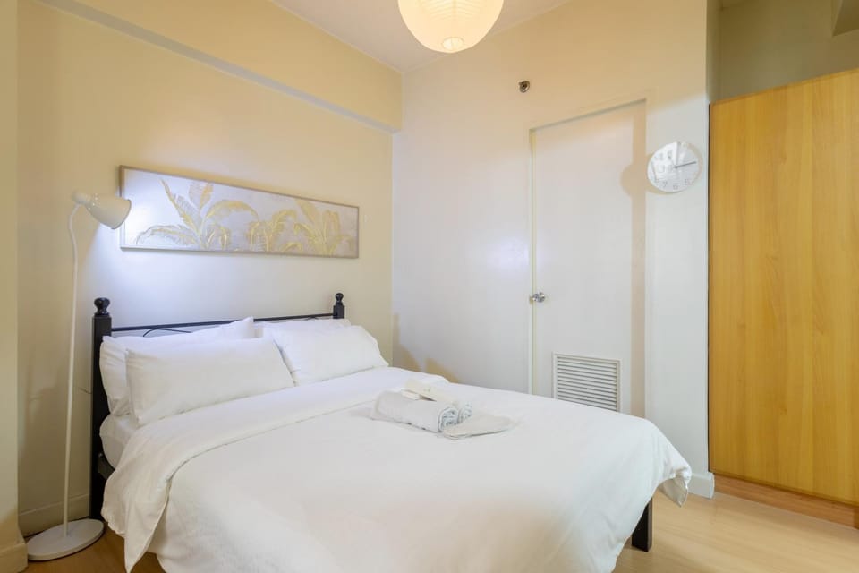 Forbeswood Heights 1Br with Garden view Apartment in Makati