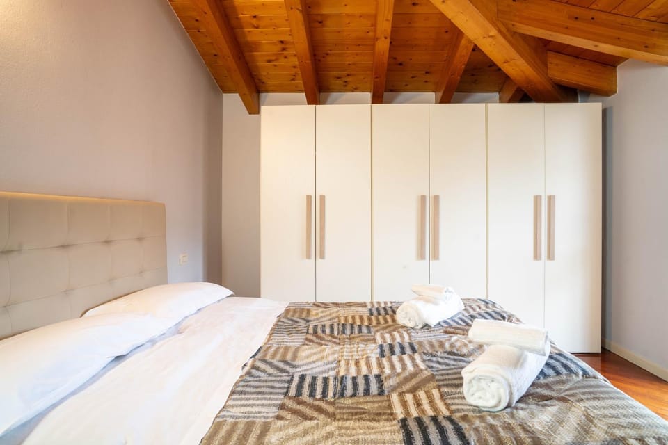 Bed, Photo of the whole room, Bedroom, wardrobe