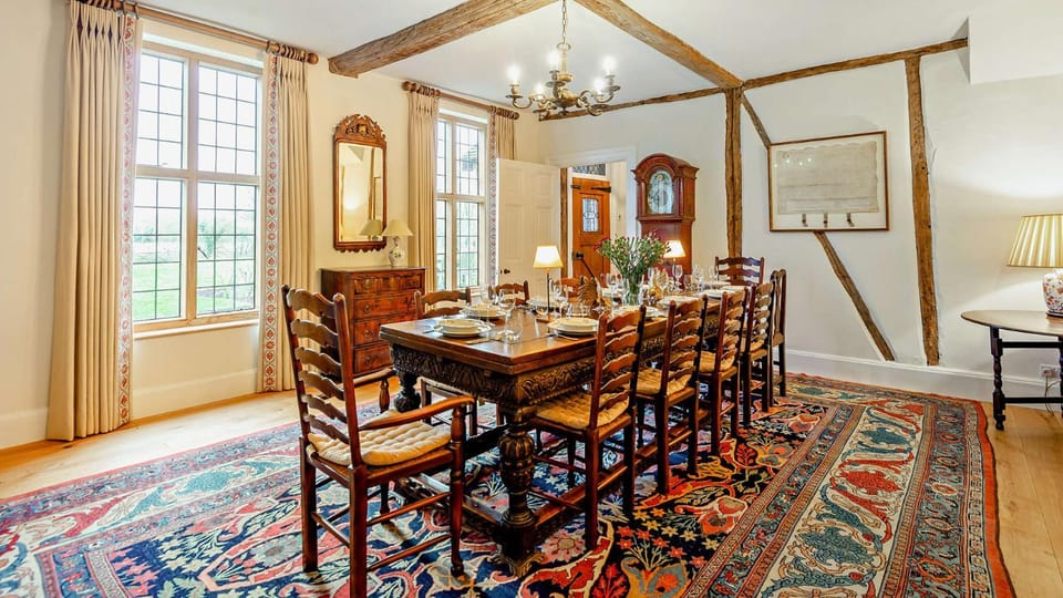 Seating area, Dining area