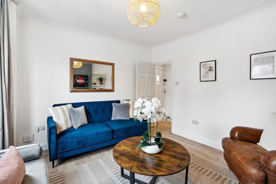 The Guildford Manor - Free Parking - 6 Beds Apartment in Guildford