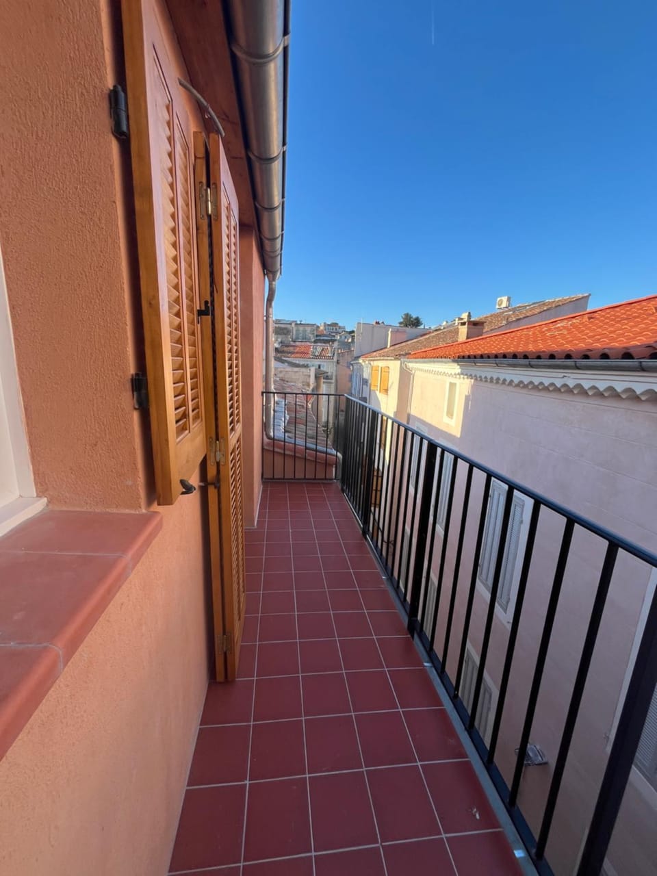 Property building, Day, View (from property/room), Balcony/Terrace