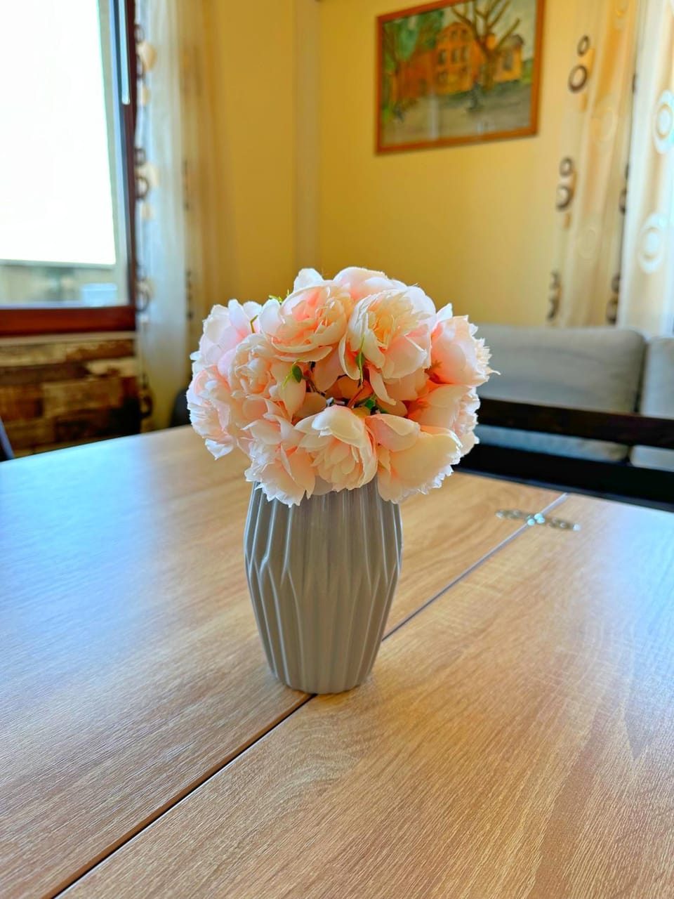 Living room, Decorative detail, Seating area, Dining area