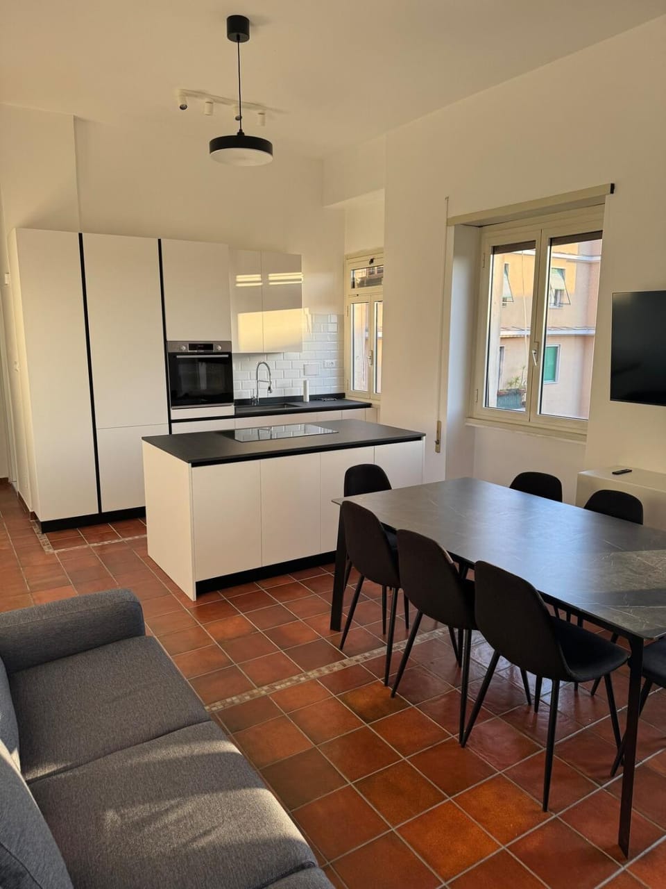 TV and multimedia, Kitchen or kitchenette, Living room, Seating area, Dining area, oven, stove